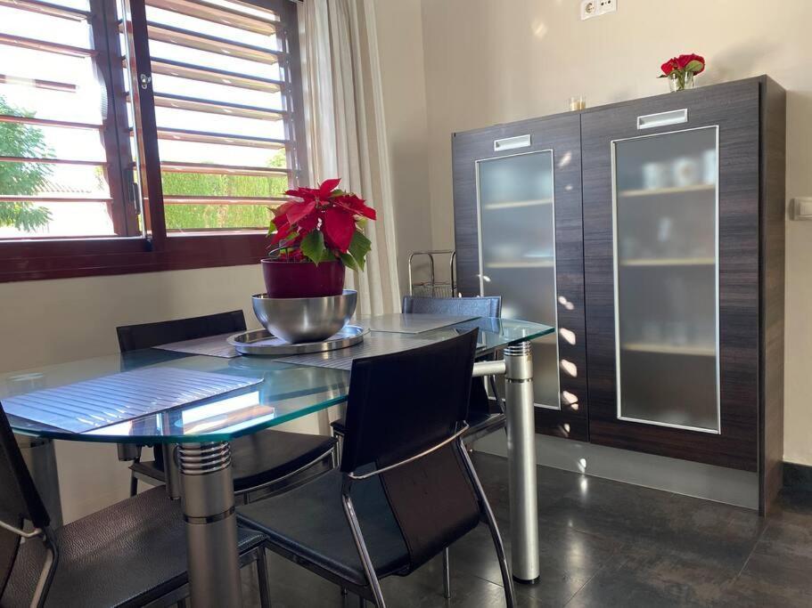 Modern 5-Bedroom Villa With Pool Montequinto 외부 사진