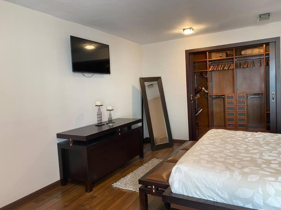 Modern 5-Bedroom Villa With Pool Montequinto 외부 사진