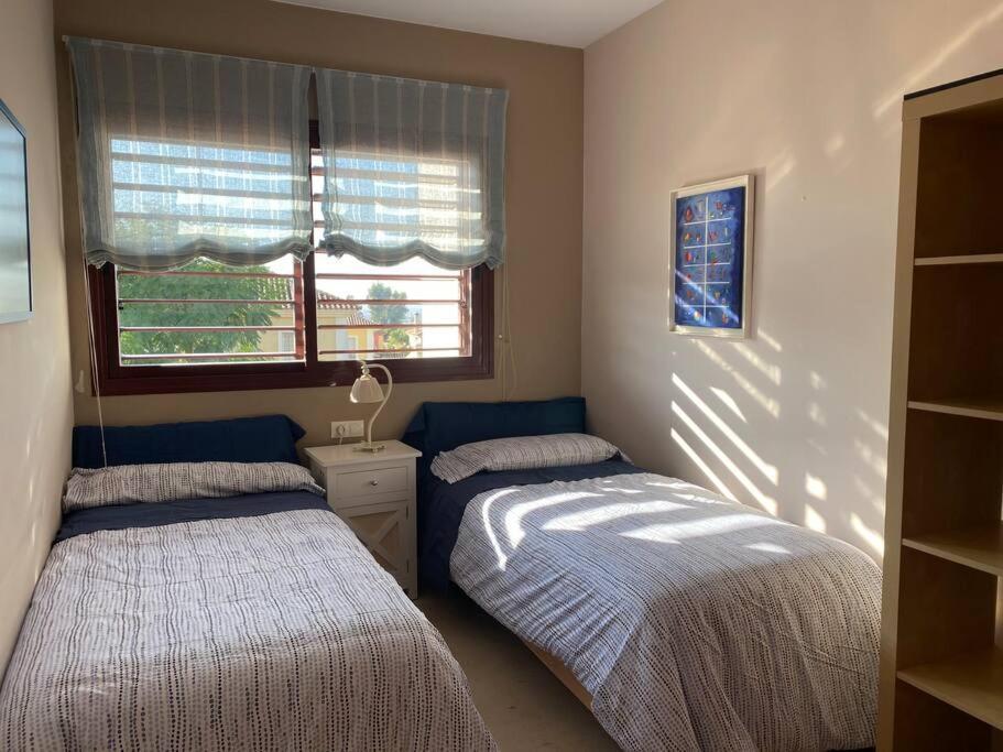 Modern 5-Bedroom Villa With Pool Montequinto 외부 사진